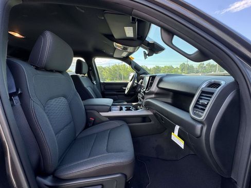 New 2026 RAM 1500 Express AWD/4WD image 16