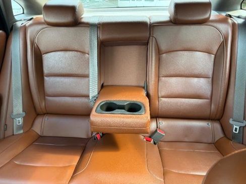 Used 2016 Chevrolet Malibu LT w/ Leather Package FWD image 27