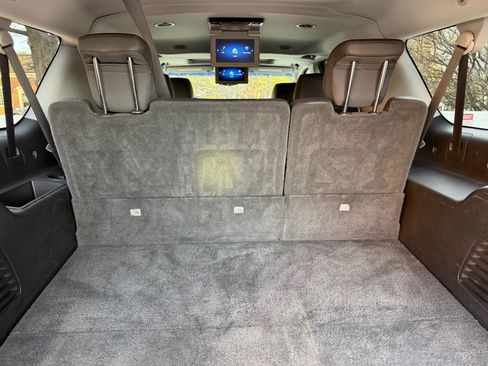 Used 2018 Cadillac Escalade ESV Luxury AWD/4WD image 24