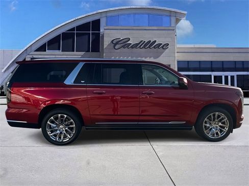 Certified 2025 Cadillac Escalade ESV Premium Luxury Platinum w/ LPO, Radiant Package image 4