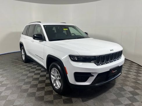 Used 2023 Jeep Grand Cherokee Laredo w/ Luxury Tech Group I AWD/4WD image 1