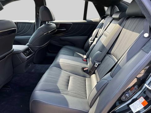 Used 2022 Lexus LS 500 AWD w/ Interior Upgrade Package image 15