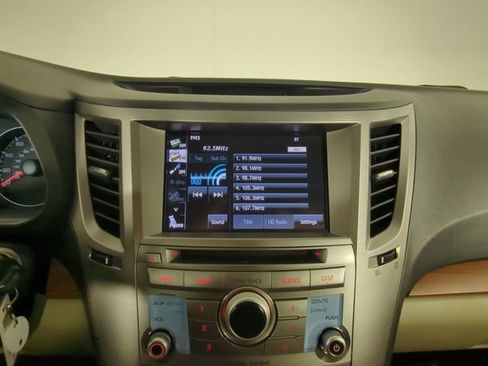 Used 2014 Subaru Outback 3.6R Limited image 21