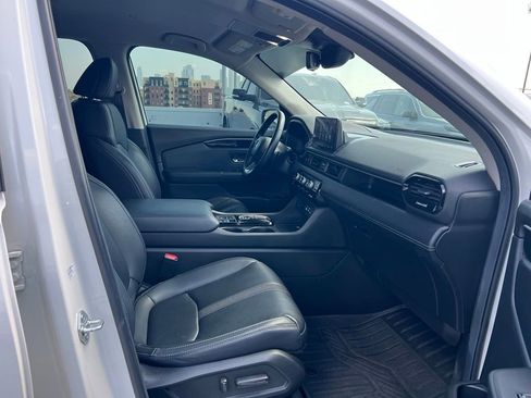 Used 2025 Honda Pilot EX-L image 15