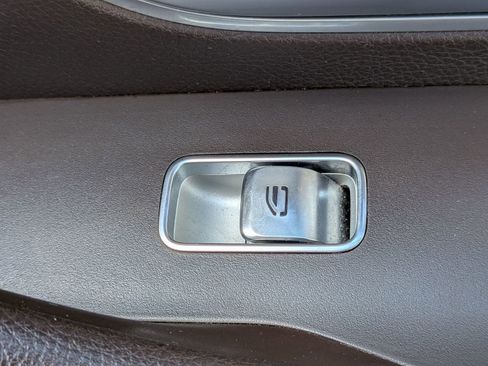 Used 2021 Mercedes-Benz GLS 450 4MATIC image 39