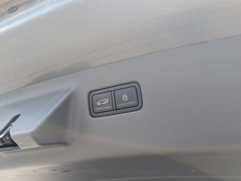 Used 2025 Hyundai Santa Fe SEL FWD image 32