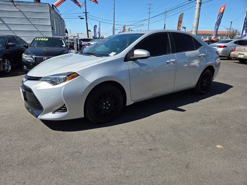 Used 2019 Toyota Corolla LE FWD image 1