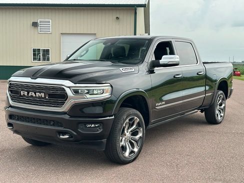 Used 2022 RAM 1500 Limited w/ Body-Colour Bumper Group AWD/4WD image 4
