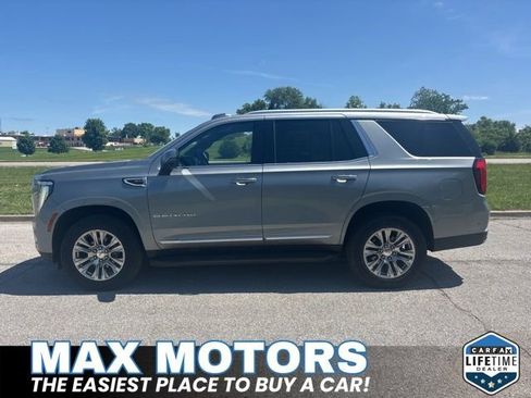 Used 2025 GMC Yukon Denali AWD/4WD image 3