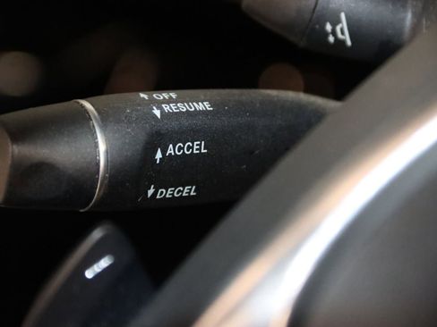 Used 2017 Mercedes-Benz SLC 300 image 18