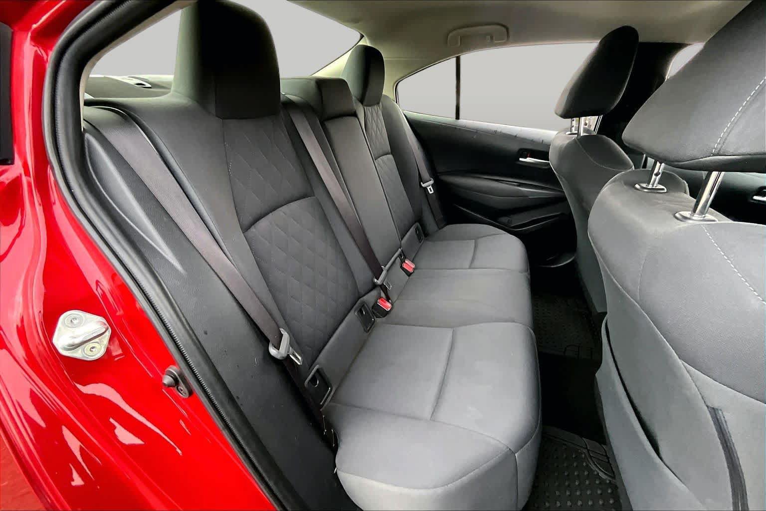 Used 2020 Toyota Corolla LE FWD image 19