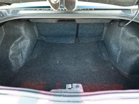 Used 2014 Dodge Challenger SXT RWD image 10