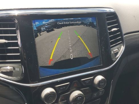 Used 2019 Jeep Grand Cherokee Altitude AWD/4WD image 23
