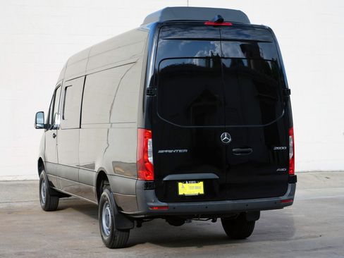 Used 2023 Mercedes-Benz Sprinter 2500 image 38