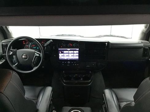 Used 2023 GMC Savana 2500 image 2