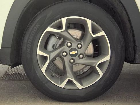 Used 2024 Chevrolet Trax LT w/ Driver Confidence Package FWD image 19