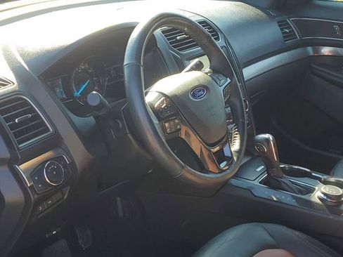 Used 2019 Ford Explorer XLT w/ Equipment Group 202A AWD/4WD image 19
