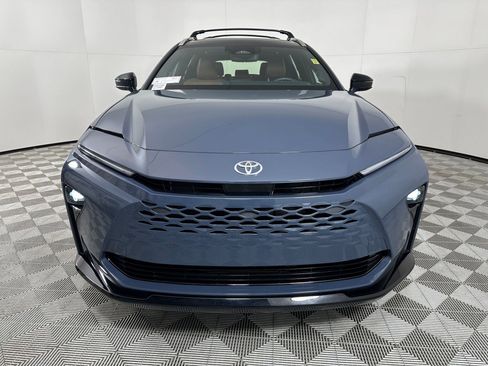 Used 2025 Toyota Crown Signia image 5