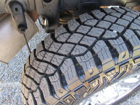 Used 2017 RAM 2500 Tradesman w/ Chrome Appearance Group image 78