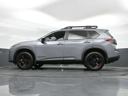 Used 2025 Nissan Rogue SV AWD/4WD image 46