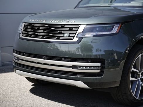New 2026 Land Rover Range Rover Long Wheelbase SE AWD/4WD image 2