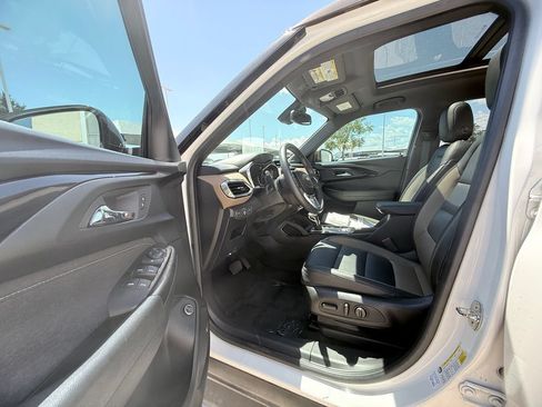 Used 2021 Chevrolet TrailBlazer ACTIV w/ Sun and Liftgate Package FWD image 8
