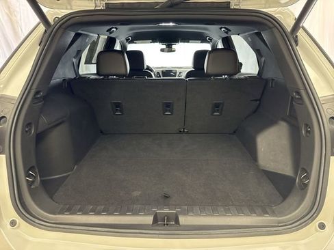 Used 2022 Chevrolet Equinox RS w/ RS Leather Package FWD image 26