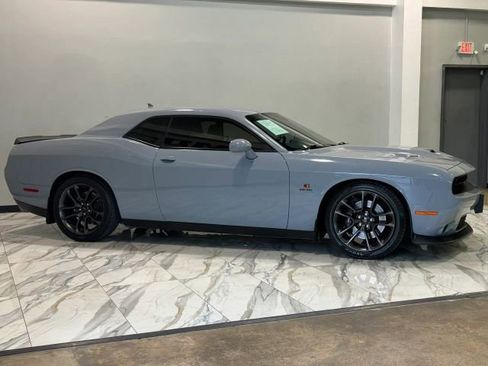 Used 2021 Dodge Challenger R/T Scat Pack RWD image 6