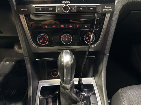 Used 2014 Volkswagen Passat TDI SE FWD image 17