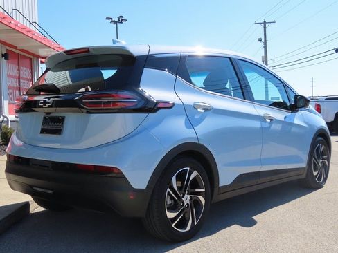 Used 2022 Chevrolet Bolt LT w/ Infotainment Package image 3
