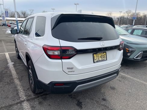 Used 2023 Honda Pilot EX-L image 3