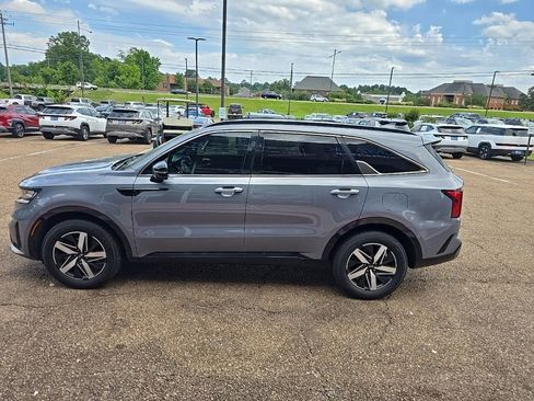 Used 2021 Kia Sorento EX FWD image 10