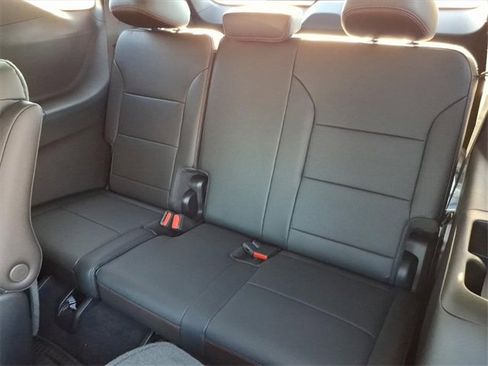 New 2026 Chevrolet Traverse Z71 image 9