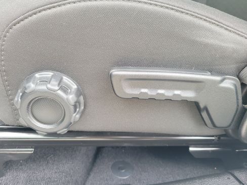 Used 2022 Jeep Wrangler Unlimited Sahara image 13