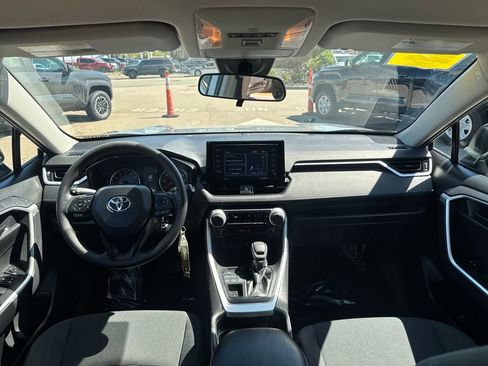 Used 2021 Toyota RAV4 LE w/ Carpet Mat Package (TMS) AWD/4WD image 11