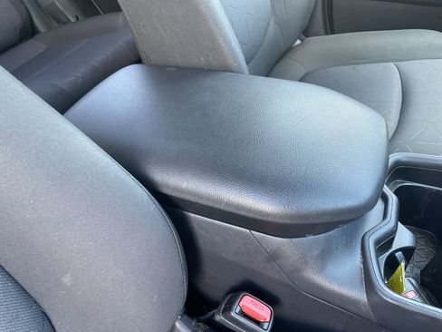 Used 2021 Toyota RAV4 XLE w/ Convenience Package AWD/4WD image 31