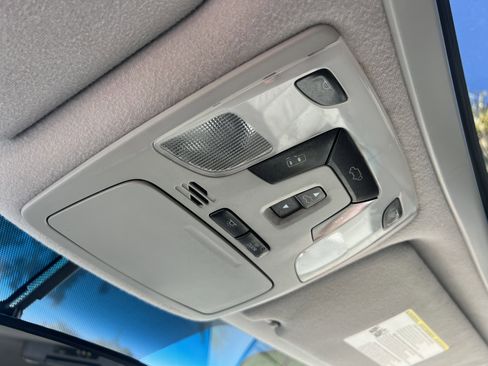 Used 2011 Toyota Sienna XLE image 39