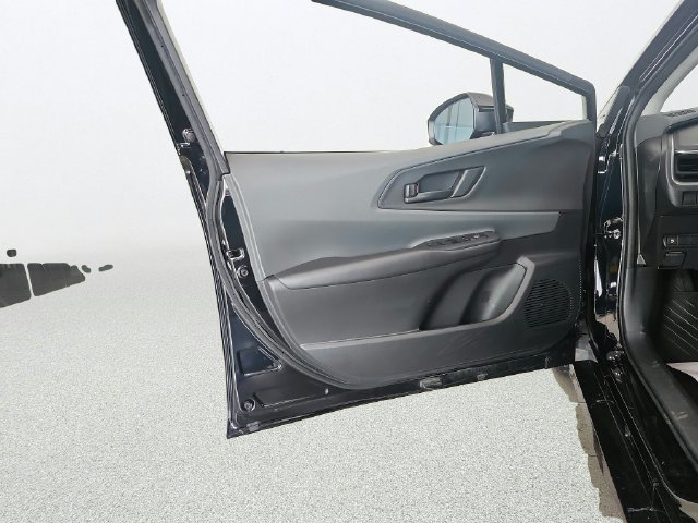 Used 2024 Toyota Prius LE AWD/4WD image 18