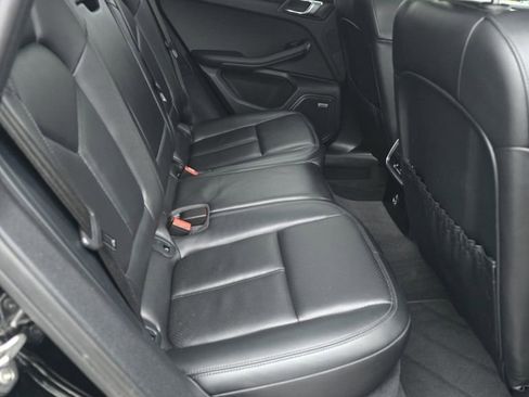 Used 2022 Porsche Macan image 22