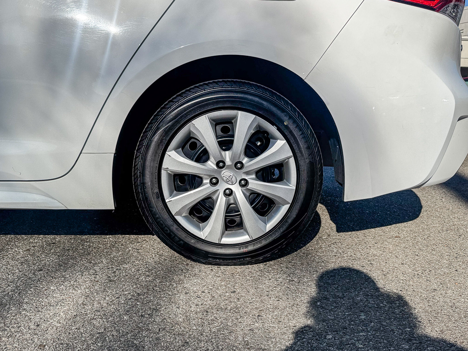 Used 2025 Toyota Corolla LE FWD image 10