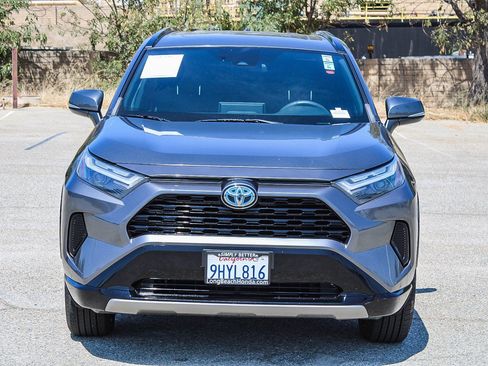 Used 2022 Toyota RAV4 SE w/ Convenience Package AWD/4WD image 2