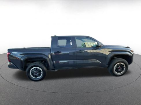 Used 2025 Toyota Tacoma TRD Off-Road image 16