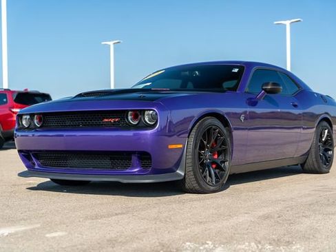 Used 2016 Dodge Challenger SRT Hellcat image 3