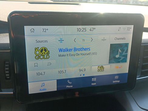 Used 2024 Ford Explorer XLT w/ Equipment Group 202A image 16