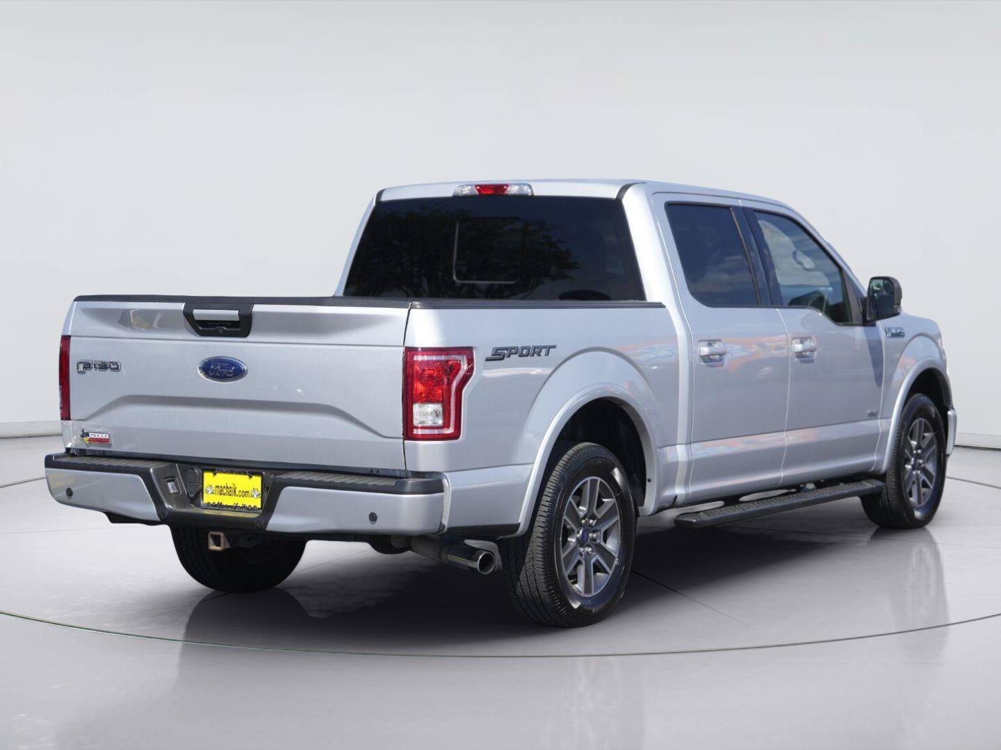 Used 2017 Ford F150 XLT w/ Equipment Group 302A Luxury RWD image 6