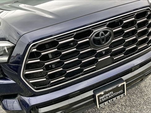 Used 2024 Toyota Sequoia Platinum AWD/4WD image 40