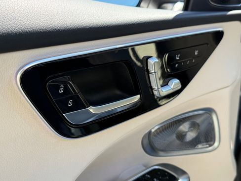 Used 2025 Mercedes-Benz C 300 Sedan image 24