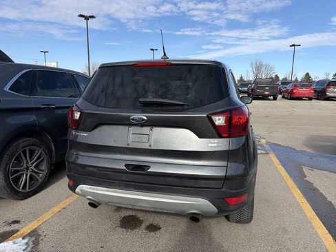 Certified 2019 Ford Escape SE image 4