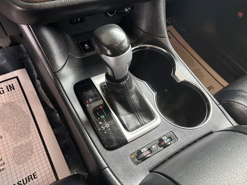 Used 2014 Toyota Highlander Limited image 11