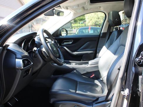Used 2019 Jaguar F-PACE Premium AWD/4WD image 16